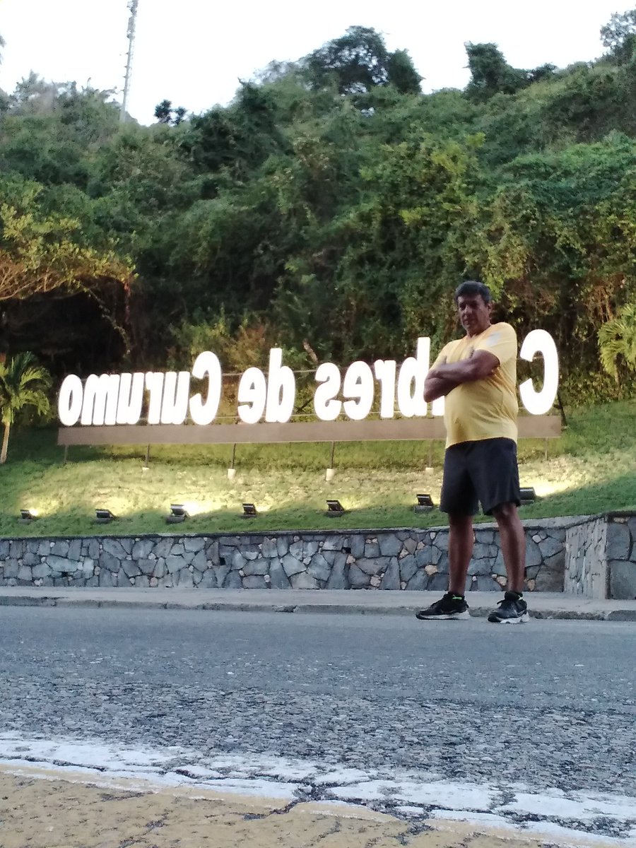 rauleonardo's tweet photo. Buenos días runners. Training 15/03/26 Ruta: Dist. Padro del Este/Cumbre de Curumo/Concresa en un Total de 8K a Ritmo Intermedio. Rumbo al Chequeo de 5K de la @FCU_UCVe
Y la carrera 12K de @Farmatodo
Y bajo la supervicion del Club #solorzanorunners
https://t.co/c5djMTOLsL https://t.co/bISCA26qRH