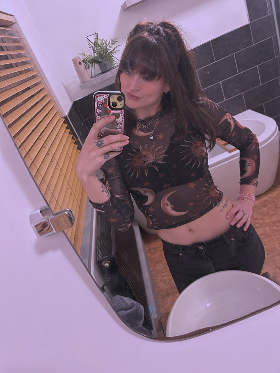 DEMI DEVIL tweet media