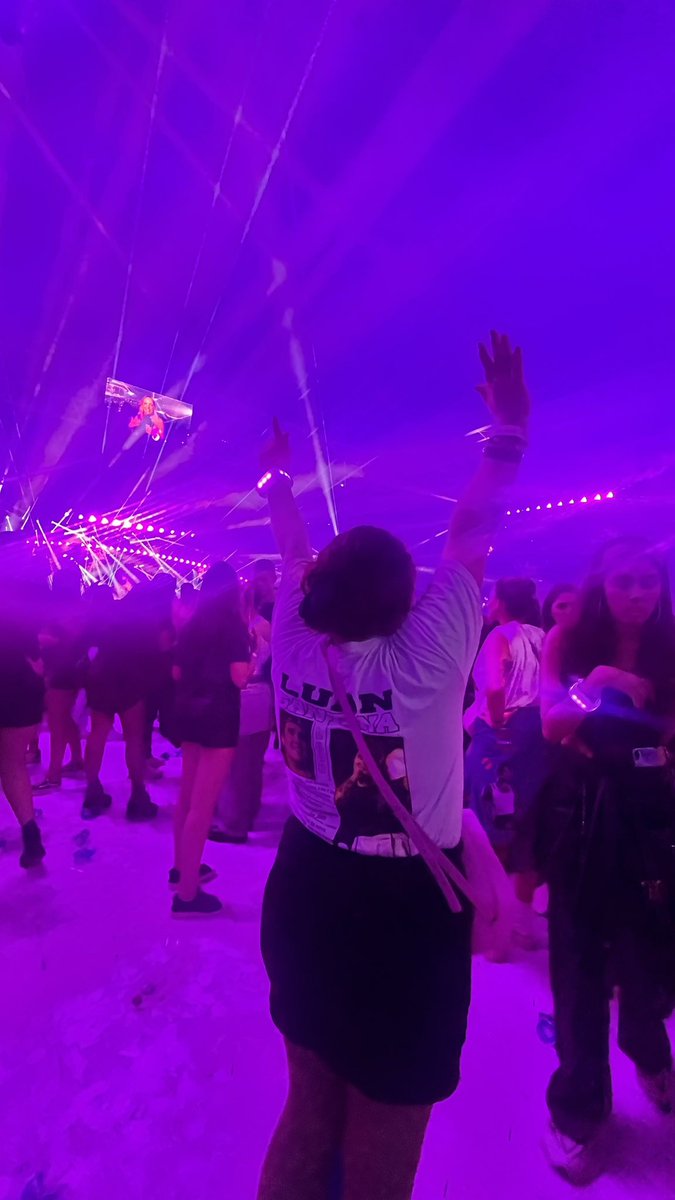 tuaobraprima's tweet photo. sabado foi um dos dias mais lindos da minha vida. sempre vou reforçar do quão feliz sou por ser fã dele e carregar esse amor comigo. https://t.co/OaDR4CumvO