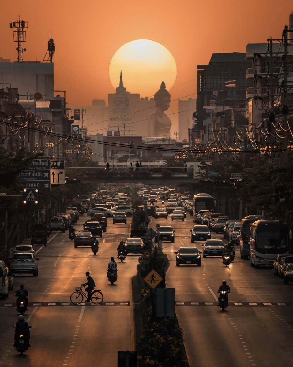 the_gpc_'s tweet photo. Sunset over Bangkok 📸
By: donamtykl https://t.co/YheKPcIazN