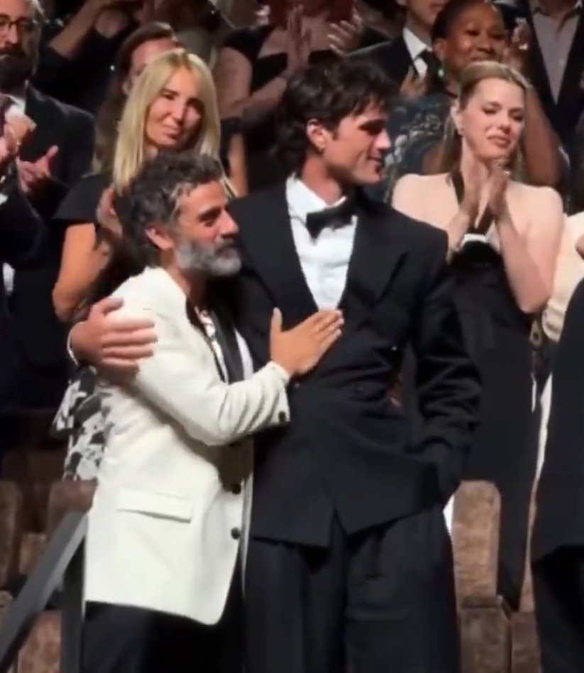 Dianne.(slow) tweet media