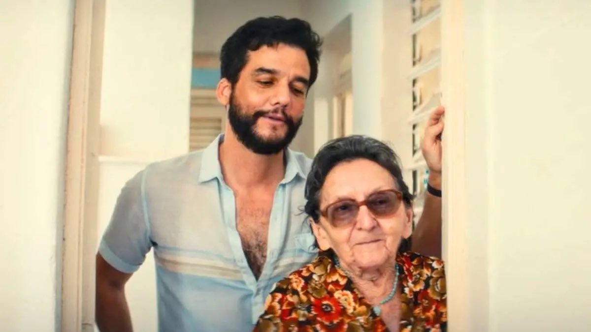 lizzie mcguaire tweet media