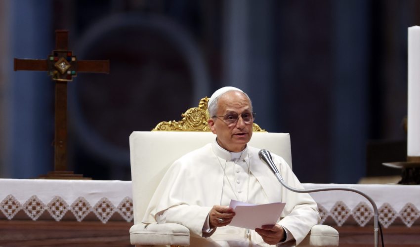 tribuchretienne's tweet photo. 🚨🇻🇦Léon XIV : "L’information doit se garder du risque de se transformer en propagande"

➡️ Cette mise en garde du pape Léon XIV pourrait être adressée tout autant aux grands médias généralistes qu’à certains titres présents dans la sphère catholique https://t.co/37TPVJASsx