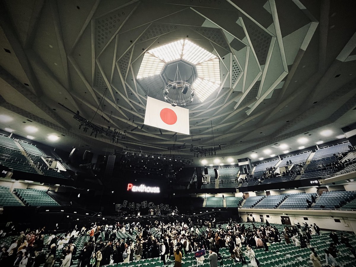 soiree719's tweet image. 初めてLIVEに行った興奮から5年。以来LIVEに足を運ぶたびにどんどんうまくなる、本当に素晴らしいバンド！今日は浪岡さんの言葉に泣いたよ。。好きになってよかった！
武道館おめでとう🎉 これからも"6人で"最高のセッションを期待してます!!!!!!
#Penthouse