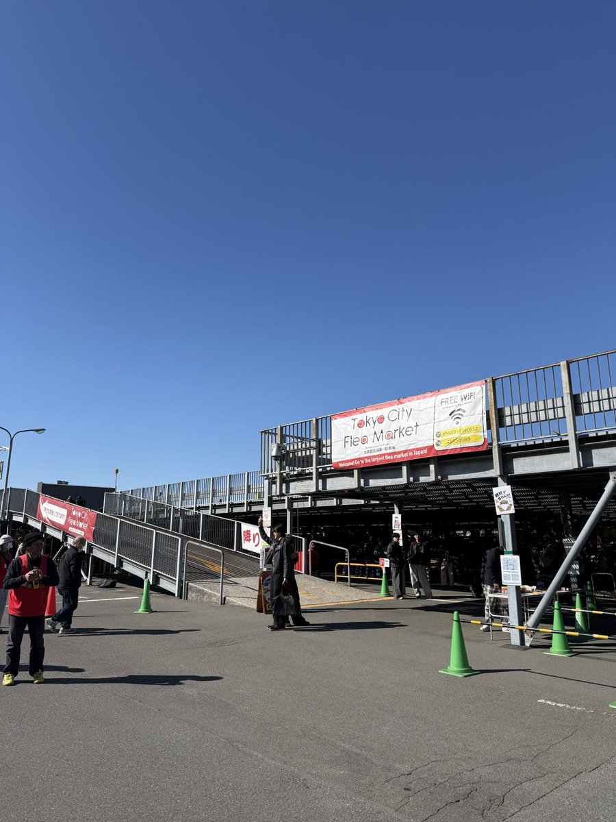 昨日初めて大井競馬場のフリマ行ってきた！！