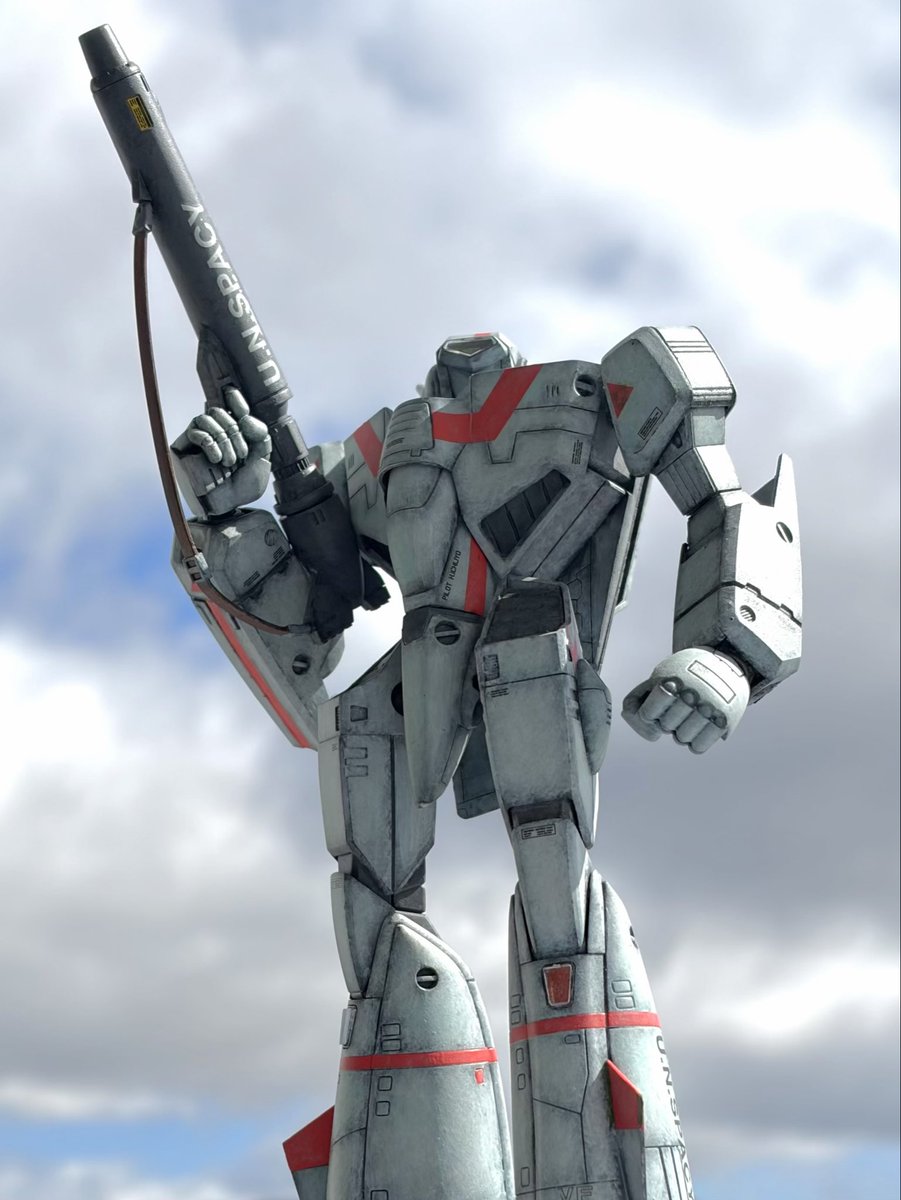 KPlajiro's tweet photo. #マクロスモデラーズ応募
◾️作品名「空へ」
◾️作品アピールポイント
航空機を意識したウェザリングと、筆塗りで塗装を行うことで激しい運用による機体表面の摩耗と、タッチアップを繰り返したような武骨な質感、何度も戦い続ける主人公としての姿を表現しました。 https://t.co/hISCJKFMQN