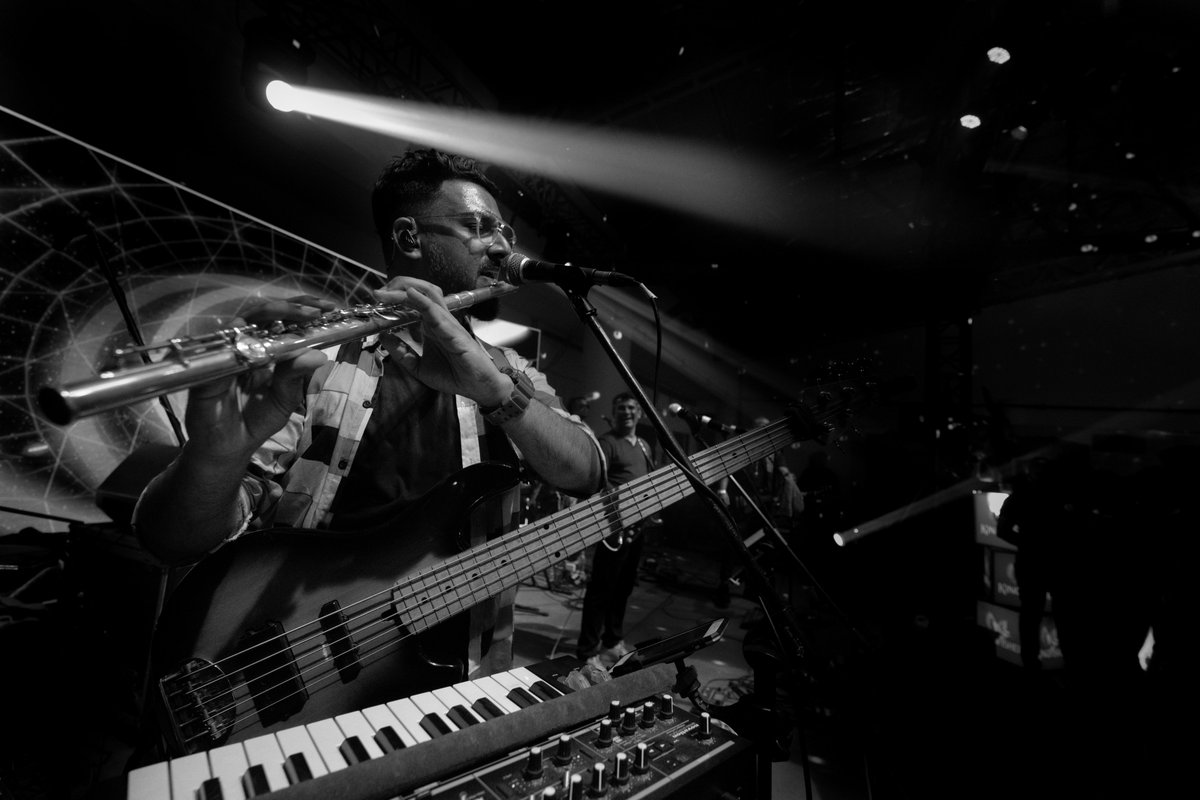 NikonIndia's tweet image. Where colour burns bright and shadows fall deep, the music owns the frame.

Shot by #NikonCreator Joel Shaman

Shot with:
Camera: #NIKONZ9
Lens: NIKKOR Z 14-30mm f/4 S

For information on products, offers and more, visit nikon.co.in
#NikonIndia #NIKKOR #Nikon