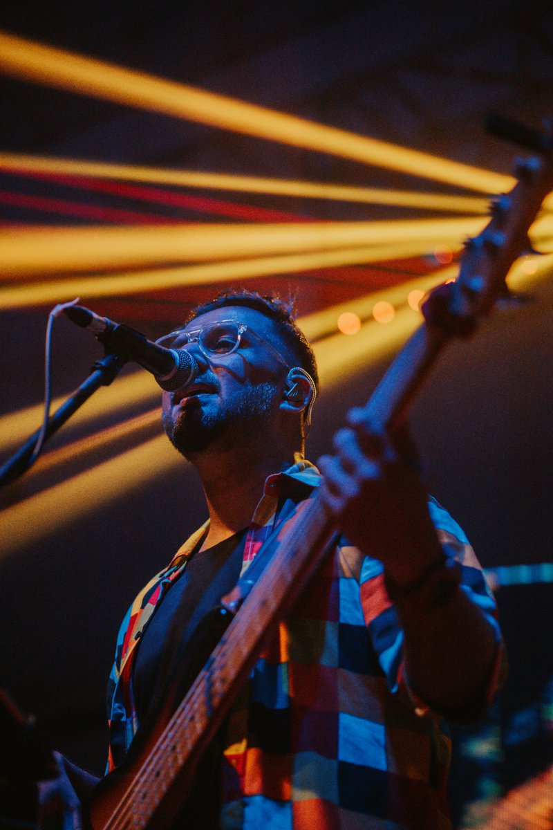 NikonIndia's tweet image. Where colour burns bright and shadows fall deep, the music owns the frame.

Shot by #NikonCreator Joel Shaman

Shot with:
Camera: #NIKONZ9
Lens: NIKKOR Z 14-30mm f/4 S

For information on products, offers and more, visit nikon.co.in
#NikonIndia #NIKKOR #Nikon