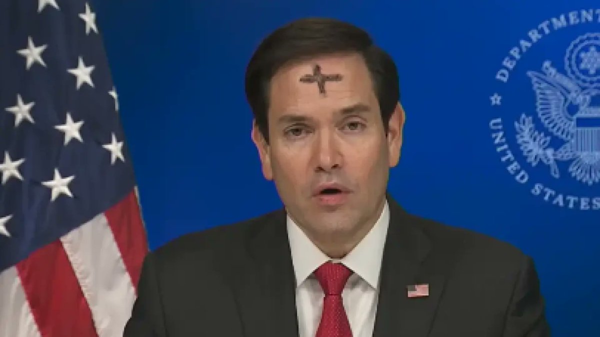 julio42bis's tweet photo. "Irán es un país gobernado por fanáticos y lunáticos religiosos"
Marco Rubio dixit.
Y falta la foto de Trump rodeado de pastores evangelistas rezando para que Dios le siga dando la fuerza que necesita. 
Amén. 
NO A LA GUERRA. https://t.co/fCPjV9vnyJ