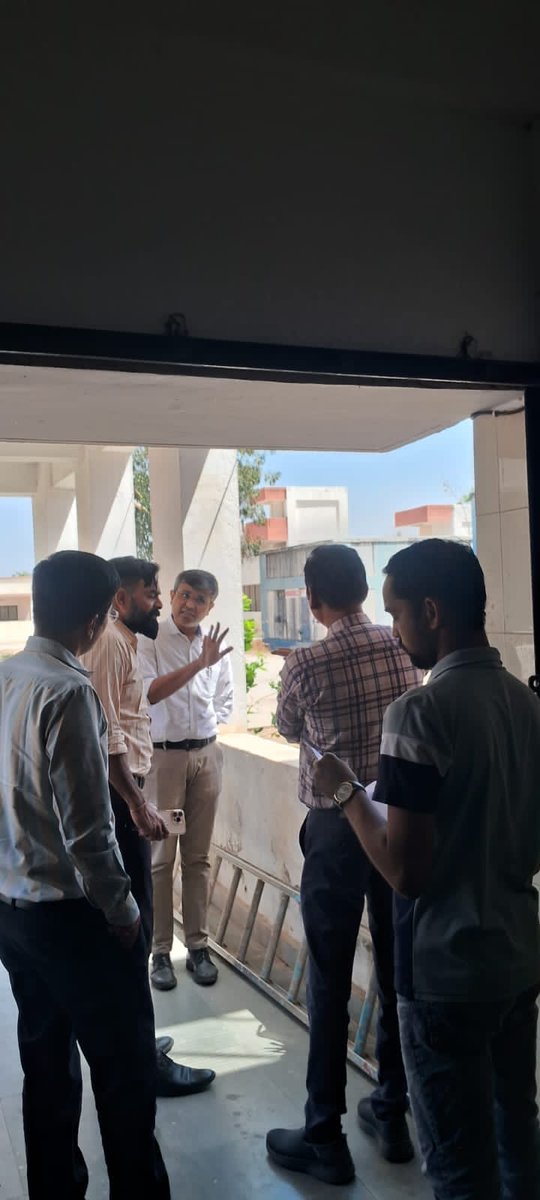 આજ રોજ પ્રાંત અધિકારીશ્રી, બરવાળાએ CHC, બરવાળા ખાતે રોગી કલ્યાણ સમિતિની બેઠકમાં હાજરી આપી અને CHCમાં કાર્યરત તમામ વિભાગોની મુલાકાત લઈ જરૂરી સુચના આપી. <a href="/CMOGuj/">CMO Gujarat</a> <a href="/Collectorbotad/">Collector & DM Botad</a> <a href="/DDOBOTAD/">District Panchayat office Botad</a> <a href="/InfoBotadGoG/">Info Botad GoG</a> <a href="/InfoGujarat/">Gujarat Information</a>