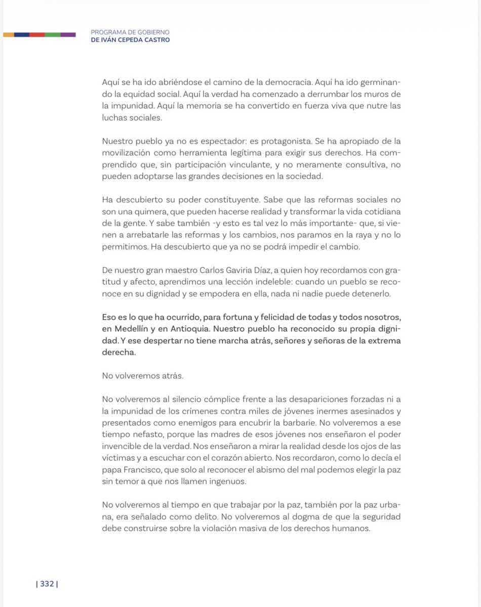 PizarroMariaJo's tweet photo. En honor a verdad hay que escuchar el discurso completo de Ivan Cepeda en Medellín de principios de febrero y pongo aquí lo publicado ENTERO para que cese la desinformación y tergiversación, porque no solo respetamos y queremos al pueblo antioqueño sino que valoramos sus contribuciones al desarrollo del pais y nos condolemos por la tragedia que en marco del conflicto armando han padecido sus gentes. Tragedia que no puede repetirse jamás en Colombia. 

"A lo largo de la historia de nuestra nación, Antioquia y su gente se han caracterizado por tener una fuerte identidad regional, por valorar el esfuerzo, el trabajo, el empeño, por la iniciativa y el empuje empresarial, por la densidad del tejido social, la unidad familiar, por compartir arraigadas creencias religiosas.

En todo tiempo, Antioquia y su pueblo han hecho grandes aportes al desarrollo económico, cultural y social del país. Ese espíritu pujante, esa consideración de la laboriosidad como virtud humana, convirtió a este departamento en un referente de desarrollo empresarial e industrial.

Pero desde la década de 1980, la vida cotidiana y social de Medellín, Antioquia y su gente cambiaron. Comenzaron los tiempos de la persecución, del sufrimiento y de la incertidumbre.

Antes de ser asesinado, el defensor de derechos humanos Jesús María Valle
Jaramillo, afirmó que el meridiano de la violencia pasaba por Antioquia. Como
todo lo que decía y hacía este gran defensor de derechos humanos, su frase no era una metáfora exagerada, por el contrario, fue una denuncia precisa.

En palabras sintéticas, Antioquia se convirtió en cuna de la parapolítica, de
la narcoeconomía, y del terrorismo de Estado.

Surgió una alianza perversa entre sectores económicos, políticos y armados que utilizaron la represión, el miedo y el exterminio para proteger sus intereses y acumular riqueza a costa de la vida de poblaciones en territorios rurales y urbanos del departamento." (Fragmento) 

👇 Texto Completo