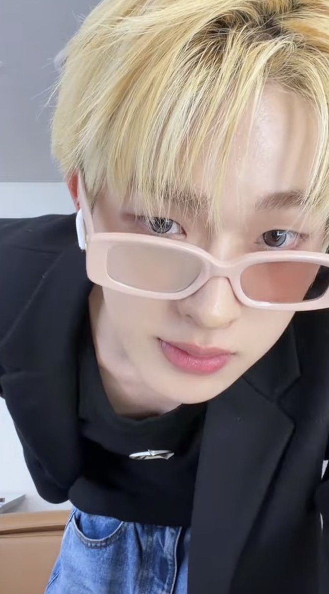 bubbleを見てても感じるけど、
モヤはたくさんたくさん考える人で
思いを行動に移せる人で
その行動でグループを引っ張れる人で
周りを見て適切な言葉を伝えられる人だね

立派なリーダーだよ✨
モヤがいてくれるからこそNEXZはまだまだ進化し続けていくのだろうなと思えるよ