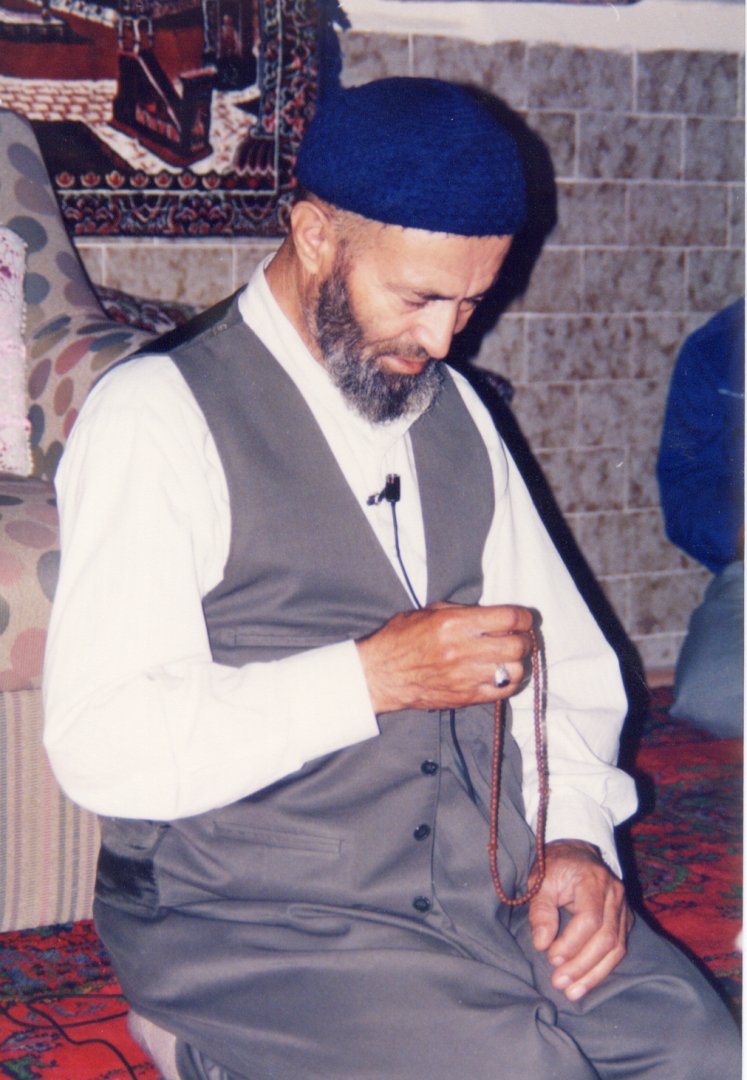 AbdurrahimRyhn's tweet photo. Kadir gecemiz mübârek olsun. Rabbim bu gece hürmetine İslâm âlemine, Müslümanlara, Devletimize, milletimize ve ordularımıza güç kuvvet huzur nasip etsin. Allah, hepimizi şânına yakışır kul eylesin. https://t.co/hU1TUSaaie