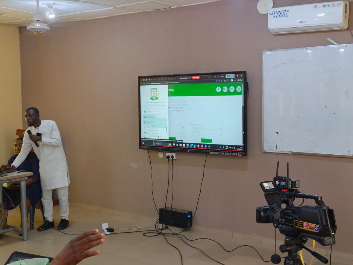 SchoolTry tweet media