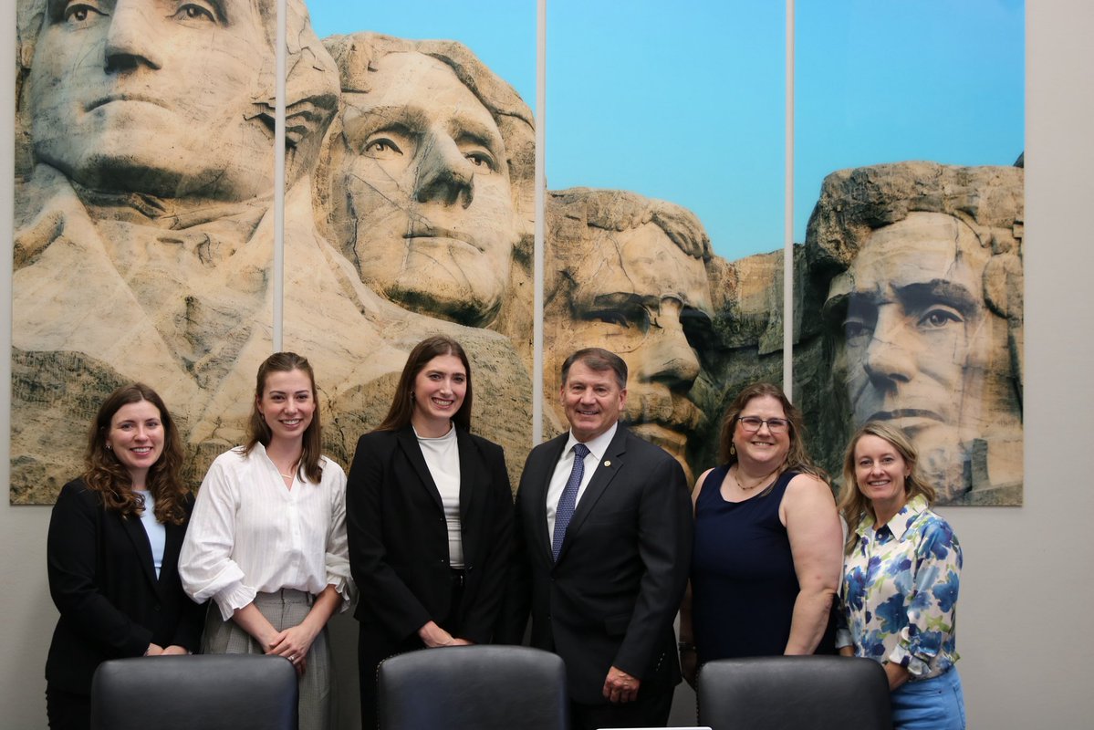 Senator Mike Rounds tweet media