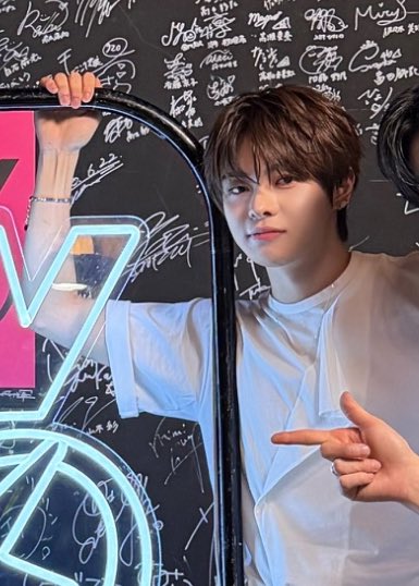 이푸딩 tweet media