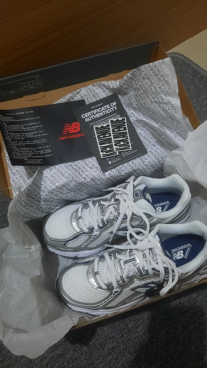 thisisbee99's tweet photo. WTS NB NEW BALANCE 740 WHITE SILVER size 38 (23,5 cm)

Good condition bgt, belum pernah dipakai. Baru nyoba cek ukuran aja dan ternyata kebesaran.

100% original beli di Kick Avenue.
Rp1.600.000 pengiriman dari Jaksel. https://t.co/BpRkmW67lv