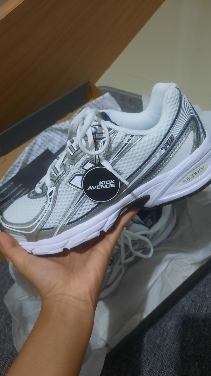 thisisbee99's tweet photo. WTS NB NEW BALANCE 740 WHITE SILVER size 38 (23,5 cm)

Good condition bgt, belum pernah dipakai. Baru nyoba cek ukuran aja dan ternyata kebesaran.

100% original beli di Kick Avenue.
Rp1.600.000 pengiriman dari Jaksel. https://t.co/BpRkmW67lv