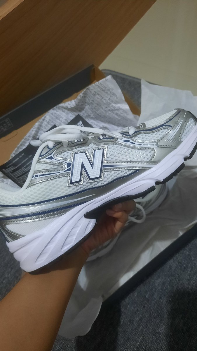 thisisbee99's tweet photo. WTS NB NEW BALANCE 740 WHITE SILVER size 38 (23,5 cm)

Good condition bgt, belum pernah dipakai. Baru nyoba cek ukuran aja dan ternyata kebesaran.

100% original beli di Kick Avenue.
Rp1.600.000 pengiriman dari Jaksel. https://t.co/BpRkmW67lv