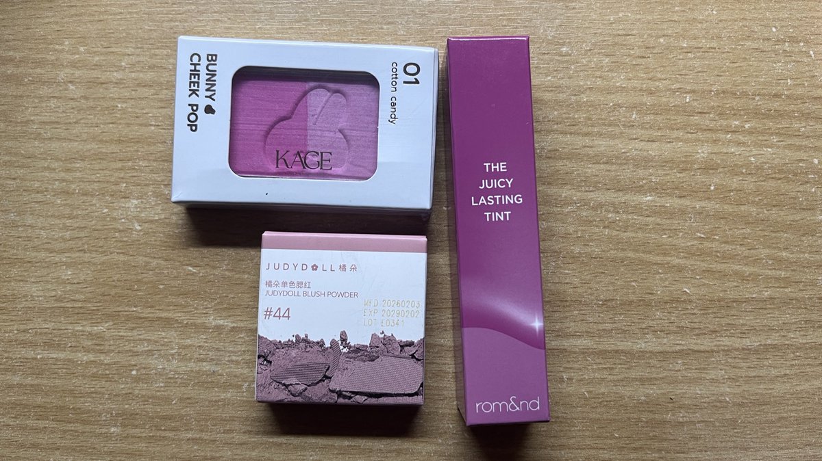 ppormorr_'s tweet photo. บลัชฝุ่น kage เบอร์01 150฿
ลิป rom&amp;nd the juicy lasting tint เบอร์15 190฿
บลัชออน judydoll เบอร์44 80฿
ใหม่ มือ1ทุกชิ้น สอบถามได้คับ😻
ค่าส่ง ลทบ.30 ems50 flash40

#ส่งต่อคสอ #ส่งต่อเครื่องสำอาง #ส่งต่อ #เครื่องสำอางค์มือสอง #ส่งต่อคสอมือสอง #ส่งต่อเครื่องสำอางค์ #ส่งต่อคสอมือ2 https://t.co/Po8gGlfacm