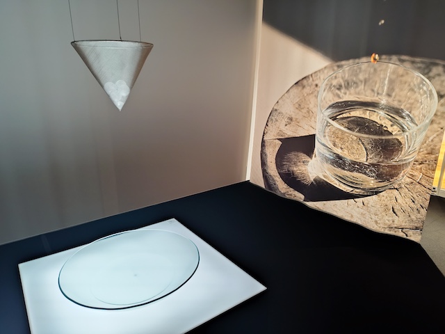 中央区にある[ATELIER MUJI GINZA]で、展覧会「かおりをきく 展」を鑑賞しました。

#アート探検 #アートコミュニケータ #美術館 #ギャラリー #展覧会 #アート #デザイン #現代アート #無印良品 #インスタレーション #日本香堂 #プロダクト #嗅覚 #香文化 #お香 #香料 #旅行 #散歩 #東京 #銀座 #art