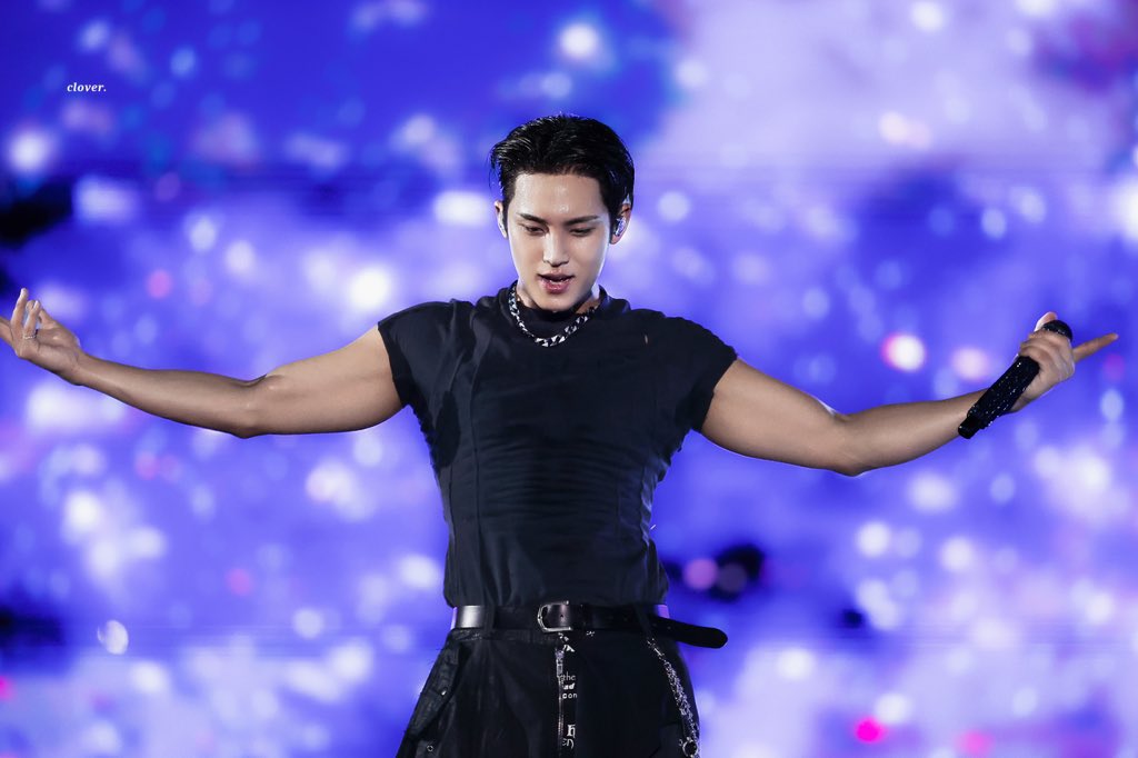 ๐๐ก๐ค๐ซ๐๐ง. tweet media