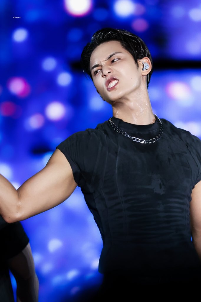 ๐๐ก๐ค๐ซ๐๐ง. tweet media