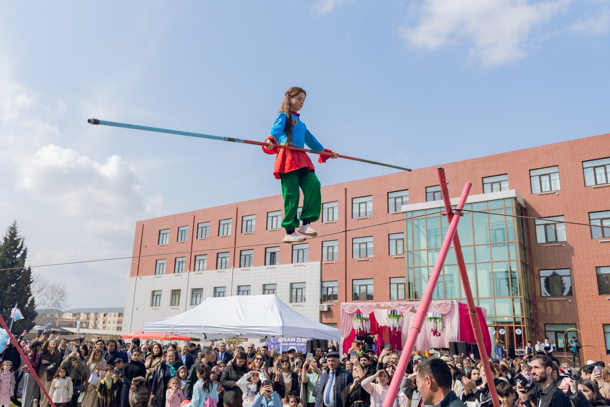 Gəncə “Dünya Məktəbi”ndə “Paxlava” festivalı keçirilib

Daha ətraflı:
shorturl.at/HxOo3