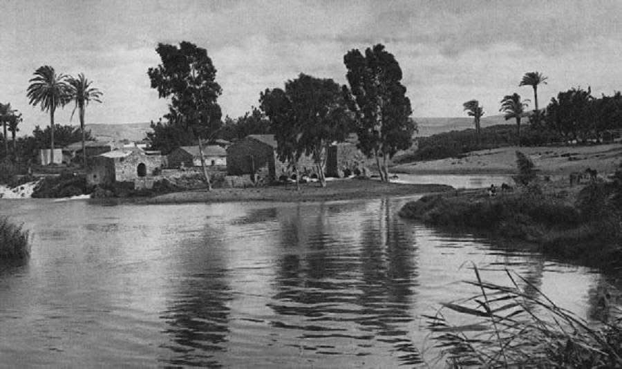 Jarisha was a Palestinian Arab village located approximately 200 meters from the ancient archaeological site of Tell Jarisha (Tel Gerisa) on the southern bank of the al-Awja (Yarkon River). 

After the establishment of the Israeli settlement Tel Aviv, it became one of five