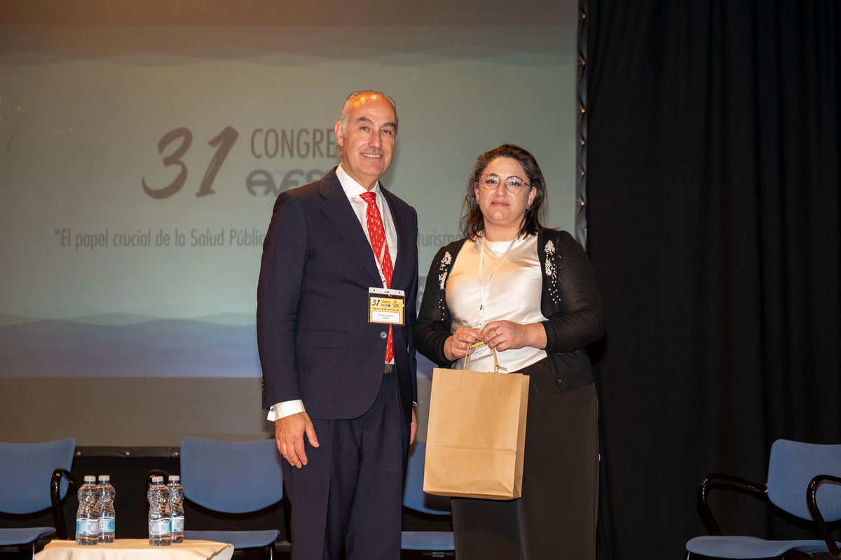 ENZOEM_UCO's tweet photo. 🏆 Premio a la Mejor Comunicación en el 31 Congreso de AVESA

El proyecto LeishAndalus (@caizem_health , ENZOEM e @IMIBIC ), financiado por la @AndaluciaJunta  , ha recibido el Premio a la Mejor Comunicación en el 31 Congreso de @AVESA2016  (Calvià). https://t.co/Vd0Qz9g0iI