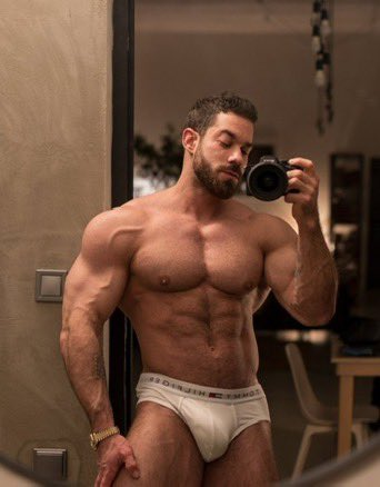 muscle oliver tweet media