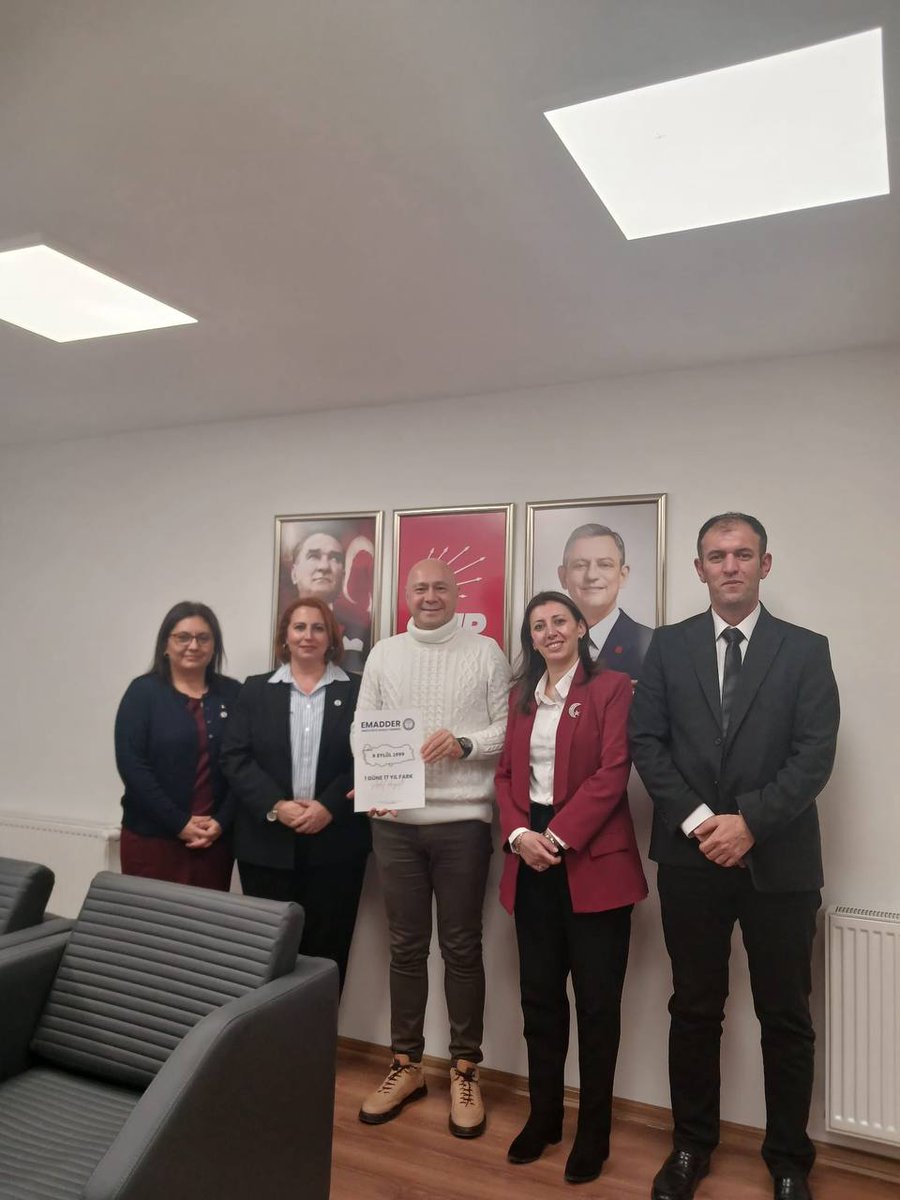 🔷 EMADDER – ANKARA CUMHURBAŞKANLIĞI ADAY OFİSİ  POLİTİKA KURULU BAŞKANI SN. BARIŞ ÖVGÜN İLE GÖRÜŞME 

<a href="/herkesicinCHP/">CHP 🇹🇷</a>
<a href="/eczozgurozel/">Özgür Özel</a>
<a href="/BarOvgun/">Barış Övgün</a>

Emeklilikte Adalet Derneği Genel Başkanımız Sayın Mihriban Uğurlu ve yönetim ekibimiz, Cumhuriyet Halk Partisi Cumhurbaşkanlığı Aday