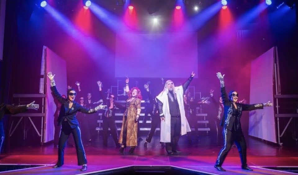 AlistageLtd's tweet photo. Another fantastic take of We Will Rock You but this time at one of our favourite location’s @radlettmtc 🎸🤘😜

At @alistageltd , we were thrilled to supply another stage configuration that helped make the rock ‘n’ roll happen. 

📸 Cat Cross Photography 

 #alistageltd #UK https://t.co/qvjqqw8lKc