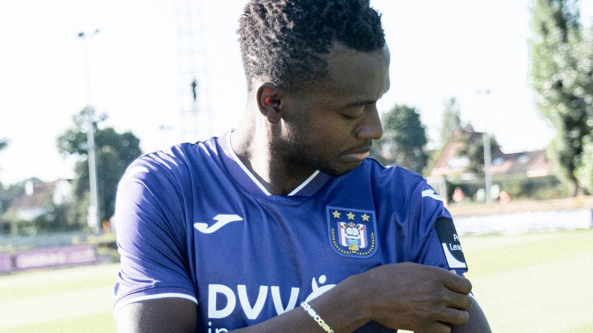 MaProLeague's tweet photo. ✨ l Mustapha Bundu avait TOUT pour réussir à Anderlecht

🎙️ Peter Verbeke (En OFF)

"Le problème, c'est qu'on avait un dossier incroyable, avec unanimité dans le scouting et le staff. Tout le monde était un grand fan de lui. Physique, rapide, il savait dribbler. 

Bien sûr, il venait d'une compétition plus basse, donc il devait se développer. C'est toujours difficile d'accepter que tu as un bon dossier et que ça ne marche pas"

📸 Anderlecht