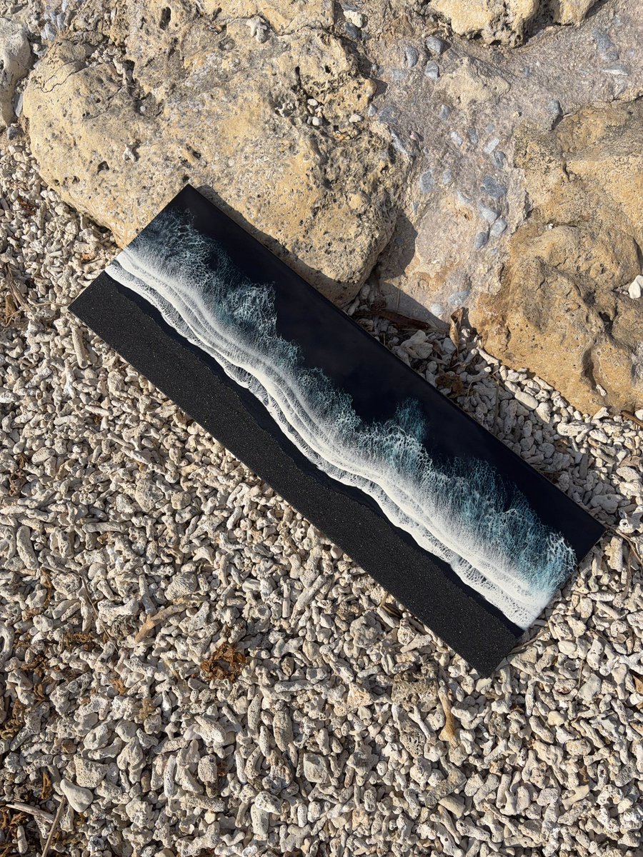【black ocean resin art】

那覇にある
POSILLIPO cucina meridionale
の入口に飾っていただいています。
@posillipo_okinawa 

お店に入るその瞬間、
最初に目に入る海。

この作品は販売も可能です。
実物はポジリポでご覧いただけます🌊

#オーシャンレジンアート
#レジンアート
#那覇 
#art