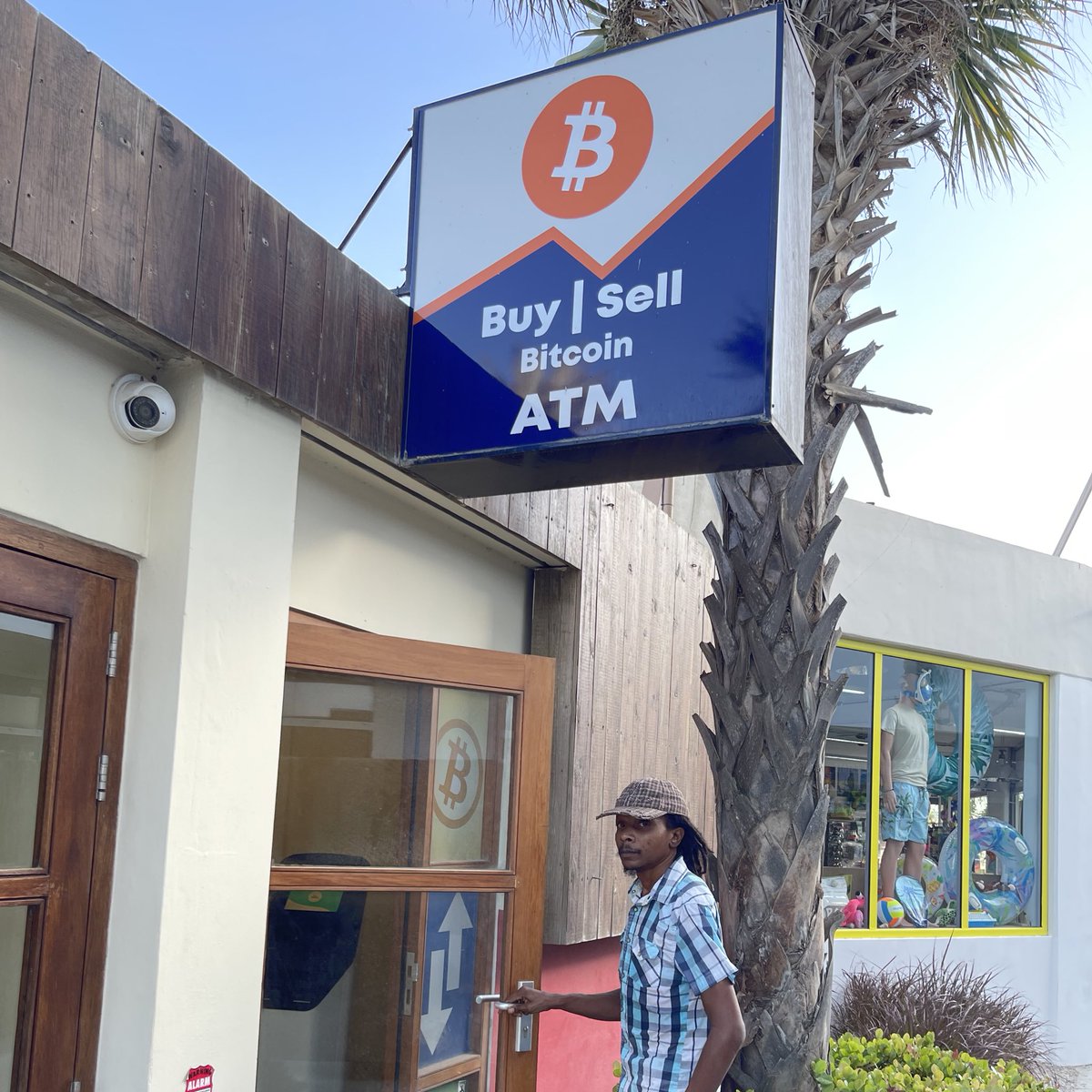 Book a flight, hotel, or car rental now with crypto and get $50 back in Bitcoin!

👉 travala.com/ref/DBQMEN

Here’s a random pic from Curaçao 🇨🇼