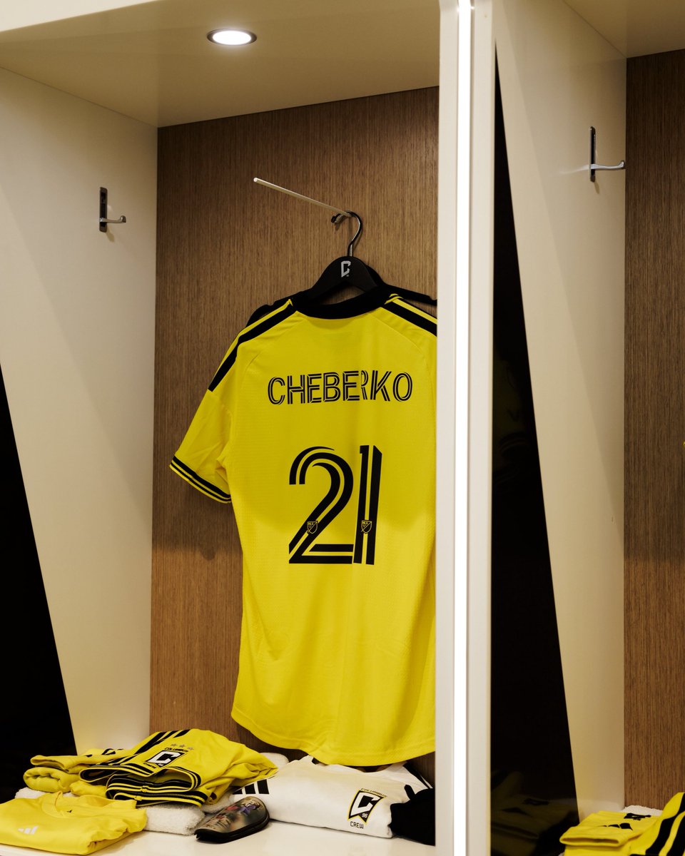 YevgenCheberko's tweet photo. Something different this time. What do you think of the new style? https://t.co/AUqXPQiRd6