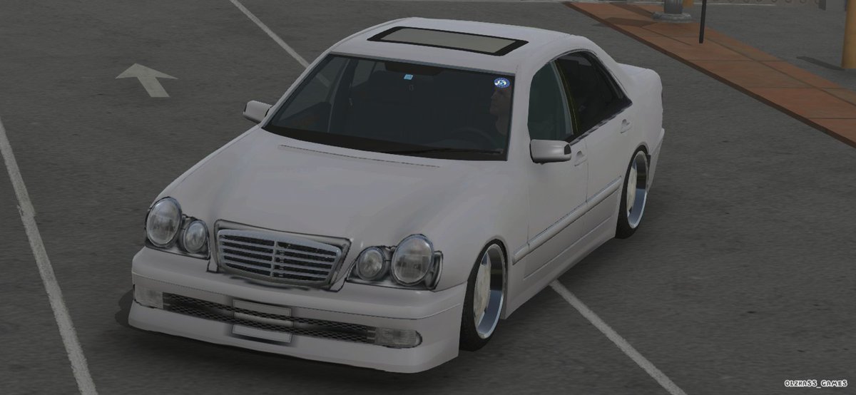 cpmsp4216's tweet photo. CROWN ROYAL  #再現車 
 #CPM #カーパーキング https://t.co/nFbXCiU0H0