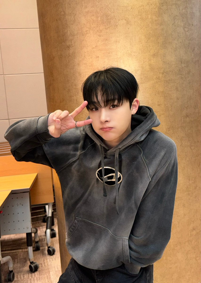 xodiacfiles's tweet photo. [💌] Lex Fancafe Update

『🎂🍀』

쏘블리 안녕 ! 나야 !!!

오늘은 내 생일이다아 !! 
벌써 쏘블리들과 함께하는 세 번째 생일이네 ! 
시간이 이렇게 빠르다고 ?! 

#XODIAC #소디엑 #LEX #렉스 https://t.co/AktpMfq3AD
