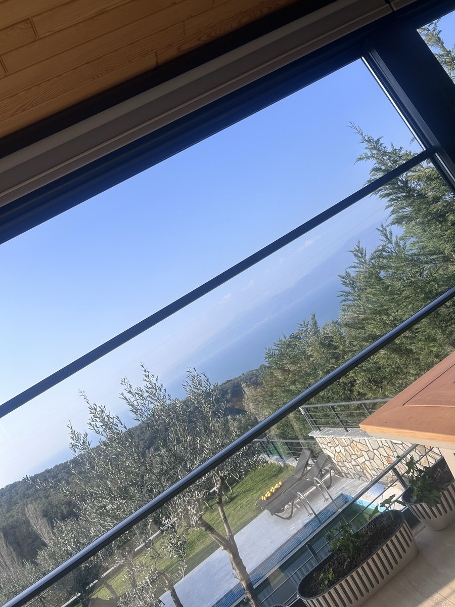 Deniz havuz doğa hepsi bir yerde miss