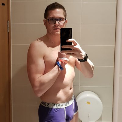 Horniboi87's tweet photo. #NewProfilePic https://t.co/Pv8Dptx3pI