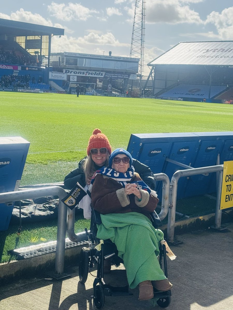 Alison Schofield tweet media