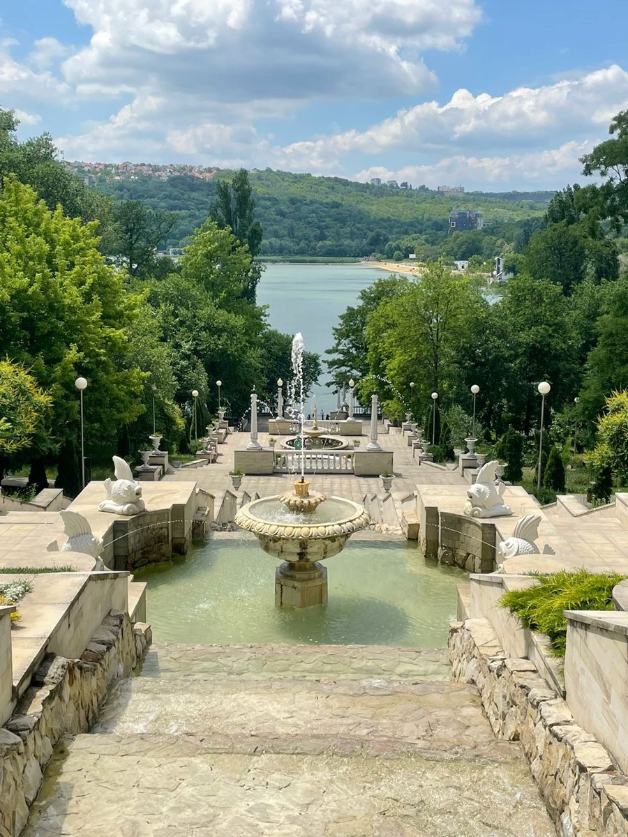 Taylor Day tweet media