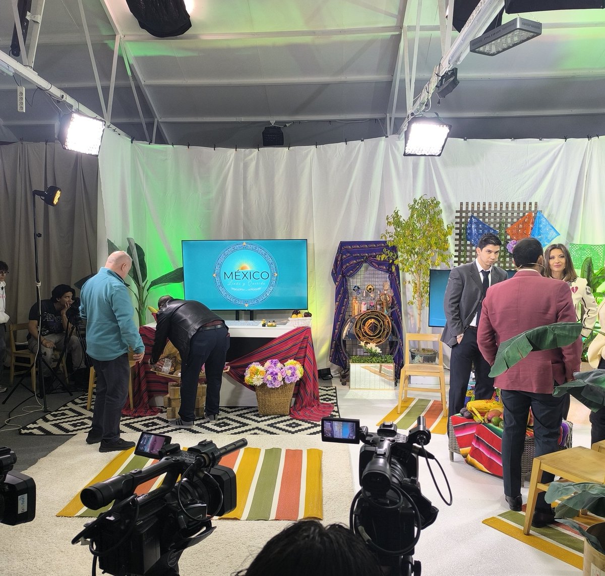 La magia de la Televisión para iniciar el lunes. 📺🇪🇸🇲🇽