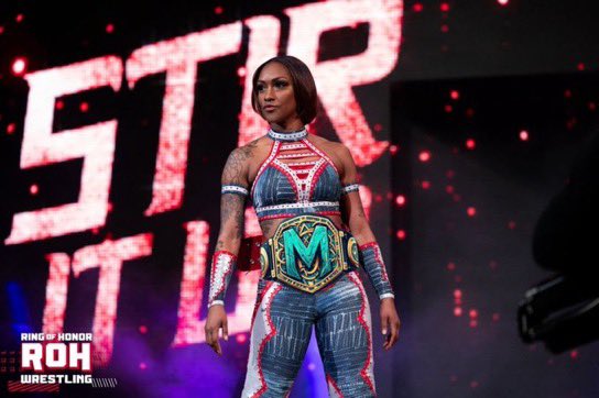 MidnightWrestle's tweet photo. Who will challenge Red Velvet @velvetcedes tonight

*Kiera Hogans @brbiedangerous music hits* THE RUMOURS ARE TRUE!!

Kiera Hogan -

Did yall really think I was going to be fighting Red…?? I’m actually here on her side

*Sol Ruca music hits*

Sol Ruca accepts the challenge https://t.co/SbVThHCMWh