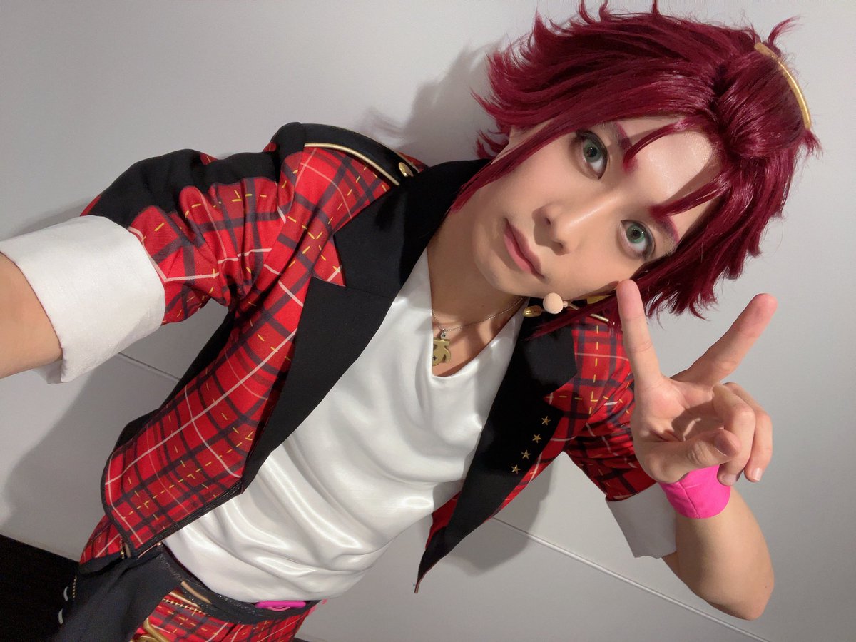 riki_riki1016's tweet photo. そして、今日は真緒くんの誕生日！🌟
もうすぐまた君を演じれるね。
嬉しいし楽しみだよ！
今年もよろしく！🌟 https://t.co/njriFKuF9P
