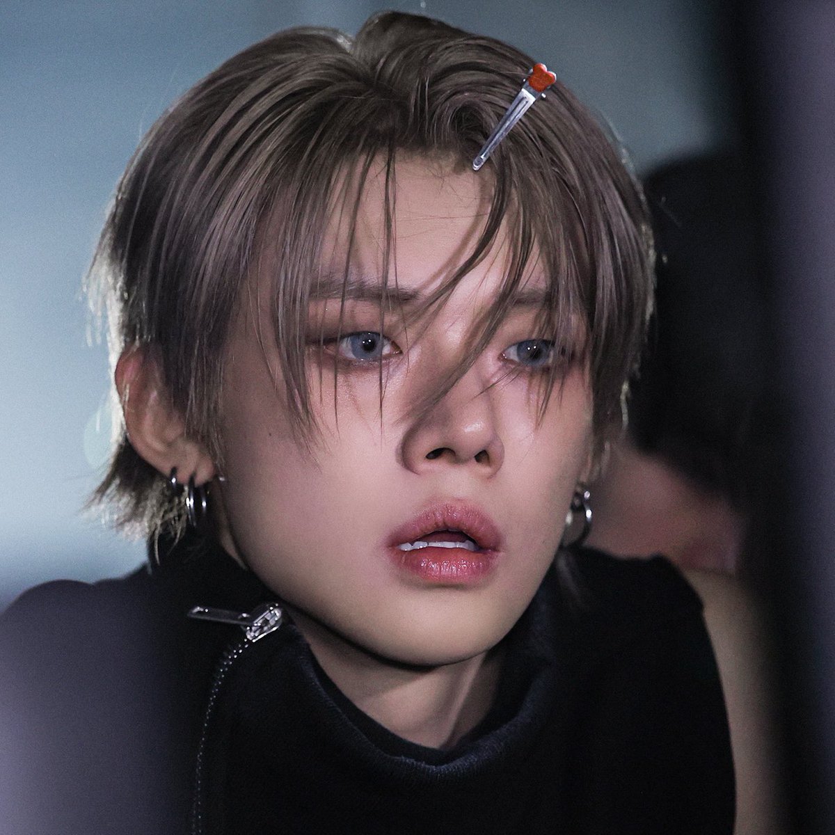 -`☆´- tweet media