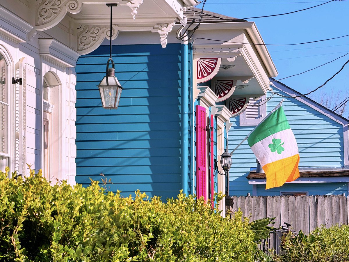 DavidMora's tweet image. When the Irish flags start flying across New Orleans, you know St. Patrick’s Day is right around the corner! 🍀🇮🇪

#NewOrleans #StPaddysDay