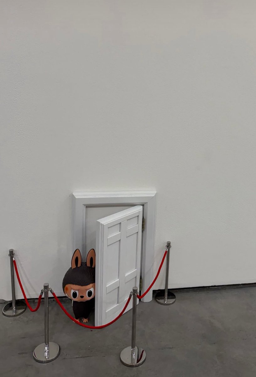 #LISA IG story updates:

<a href="/wearelloud/">LLOUD</a>