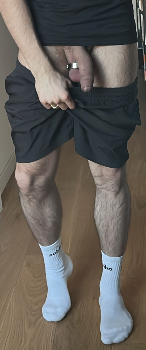 Horny pig tweet media